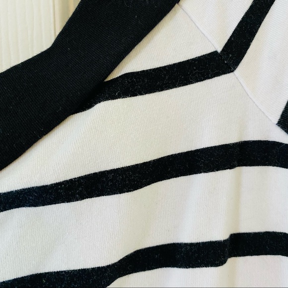 ModCloth V Neck Off Shoulder Stripe Bardot Top - Picture 4 of 6